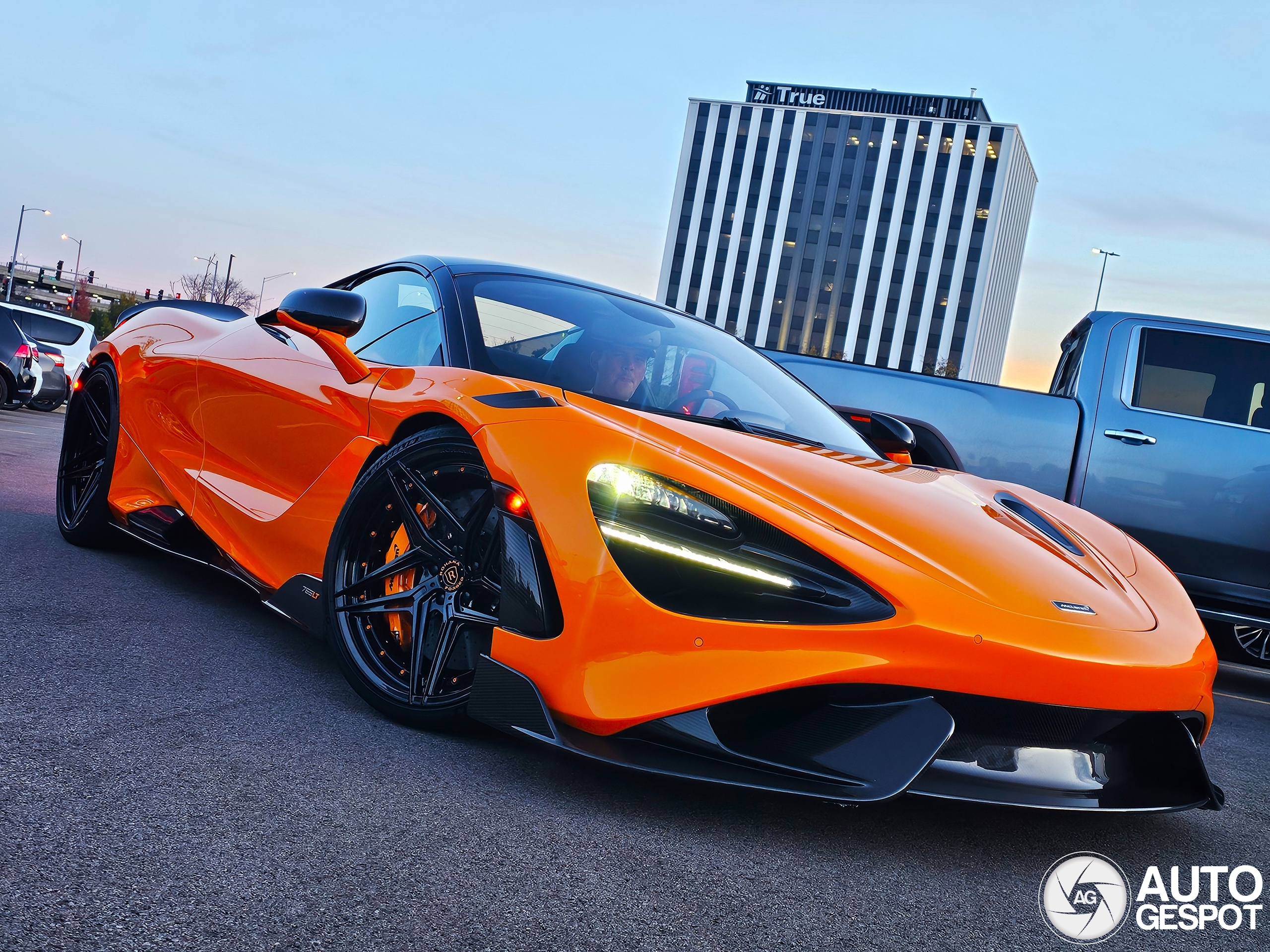 McLaren 765LT Spider