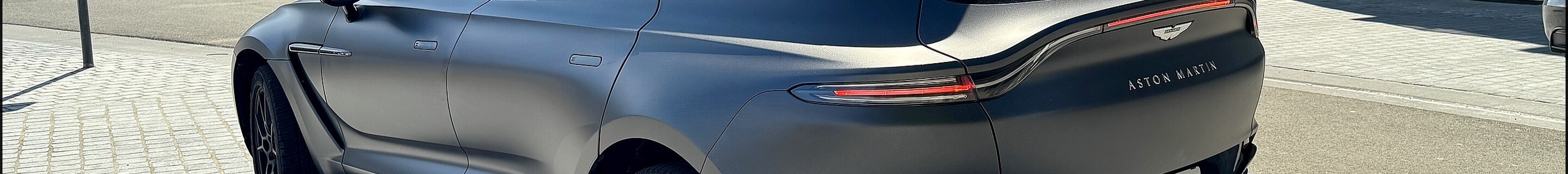 Aston Martin DBX