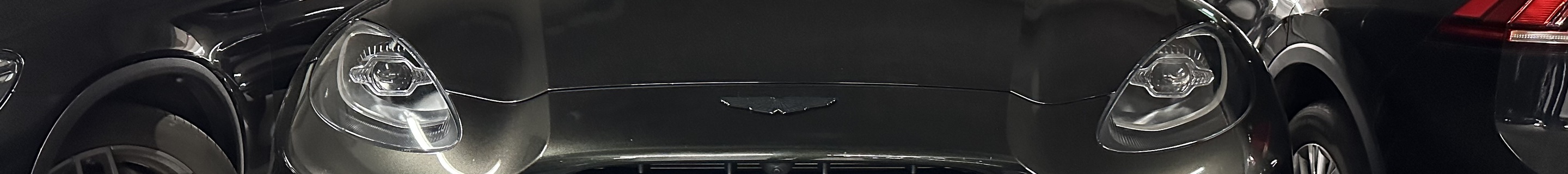 Aston Martin DBX707
