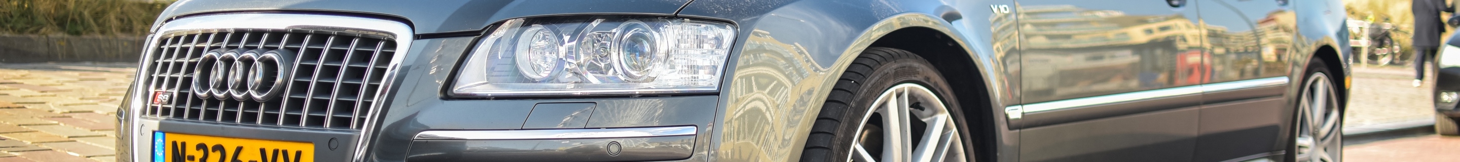 Audi S8 D3