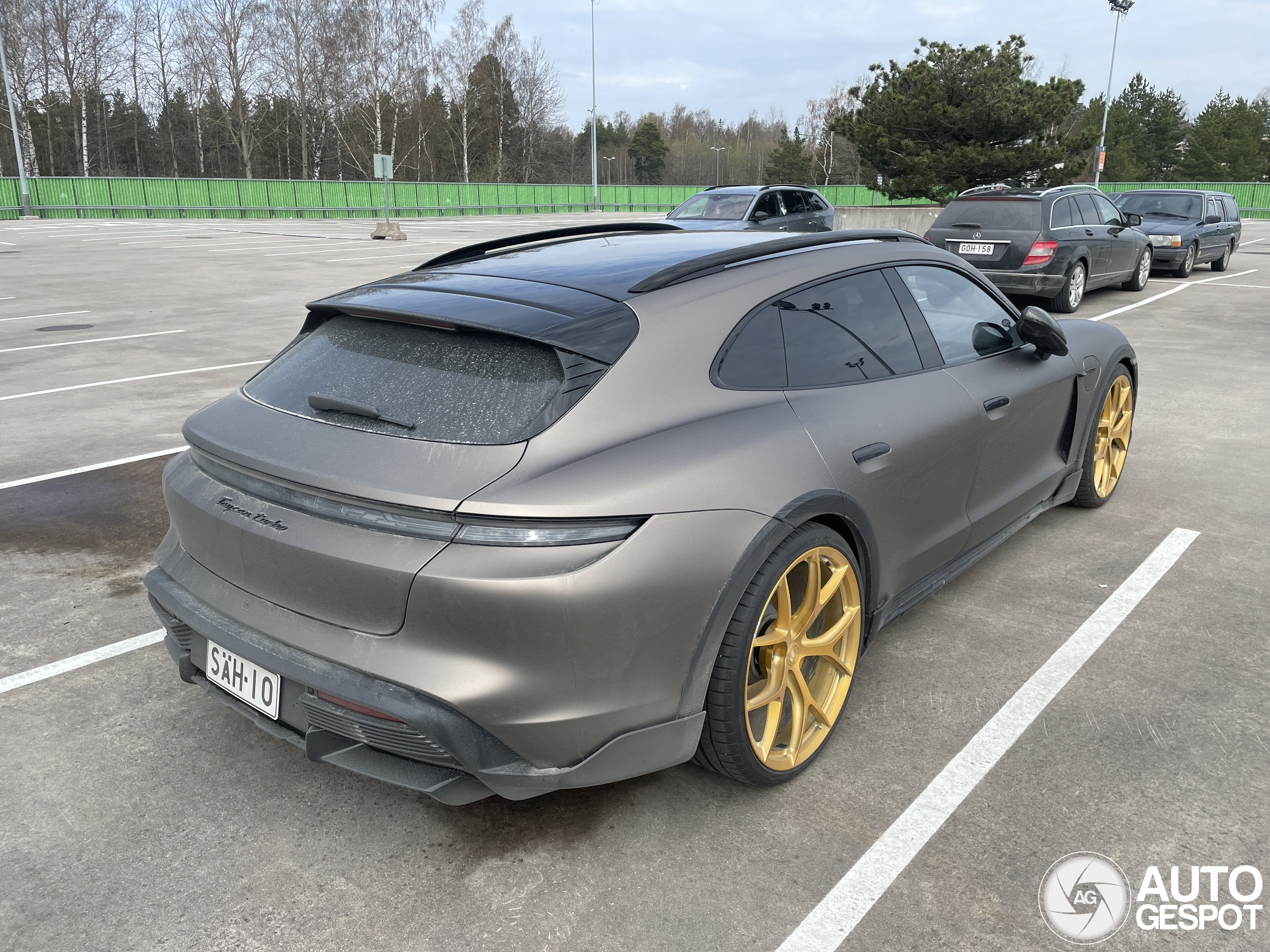 Porsche Taycan Turbo Cross Turismo