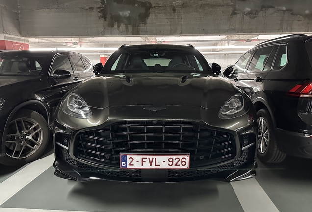 Aston Martin DBX707