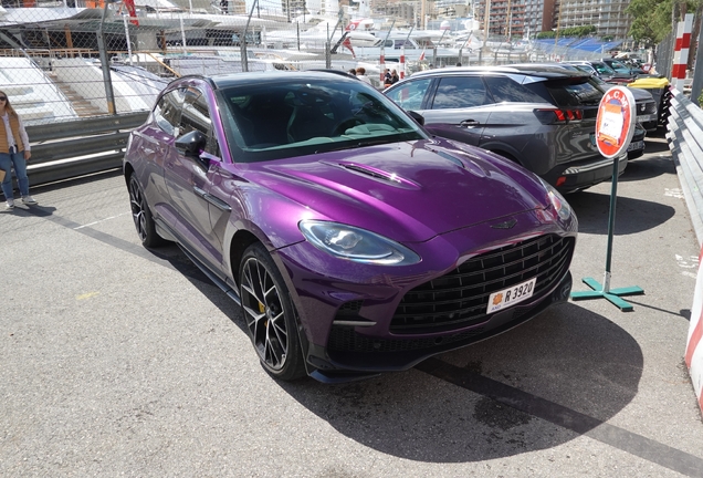 Aston Martin DBX707