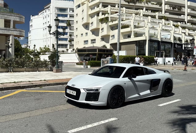 Audi R8 V10 Plus 2015