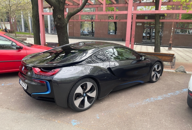 BMW i8