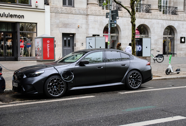 BMW M5 G90