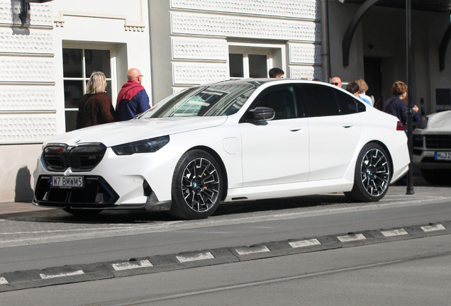 BMW M5 G90