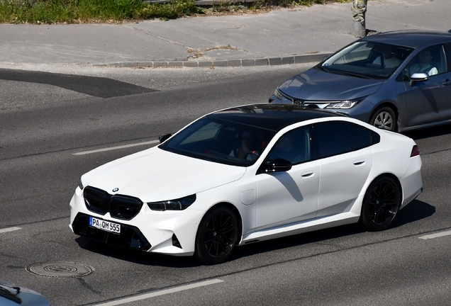 BMW M5 G90