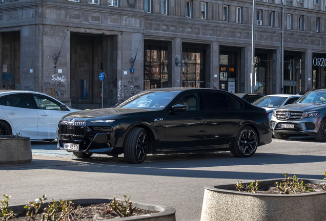 BMW M760e xDrive