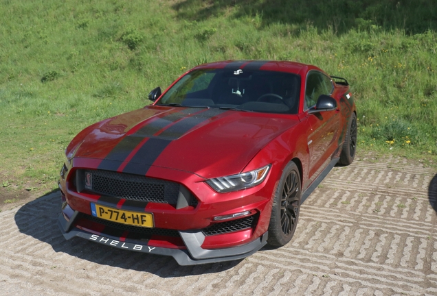 Ford Mustang GT 2015