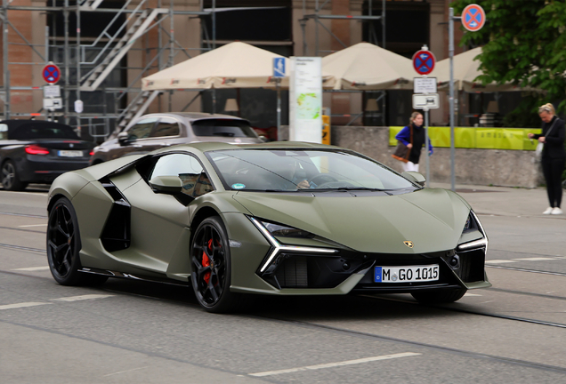 Lamborghini Revuelto