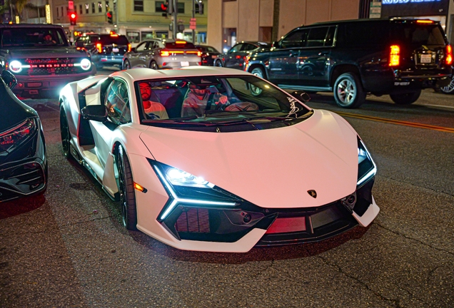 Lamborghini Revuelto