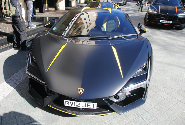 Lamborghini Revuelto