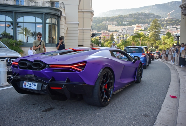 Lamborghini Revuelto