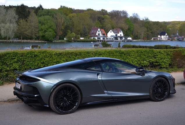 McLaren GT