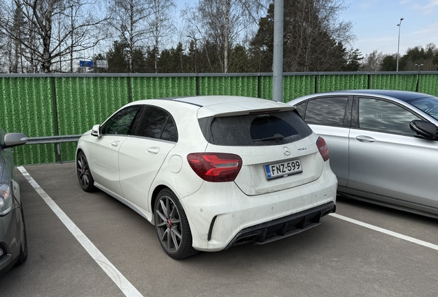 Mercedes-AMG A 45 W176 2015