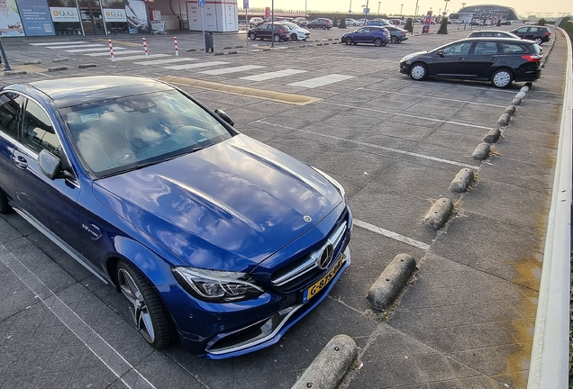 Mercedes-AMG C 63 S W205