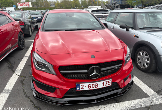 Mercedes-Benz CLA 45 AMG C117