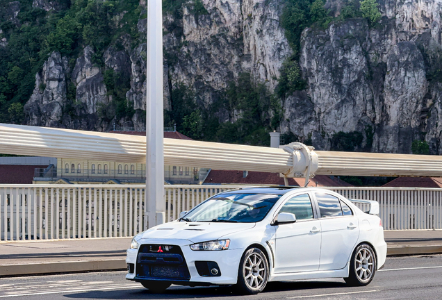 Mitsubishi Lancer Evolution X