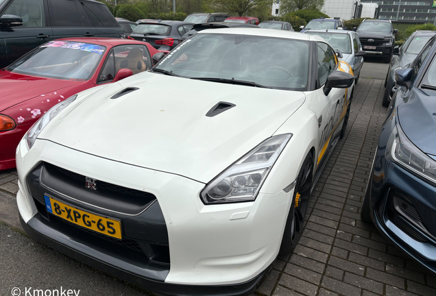 Nissan GT-R