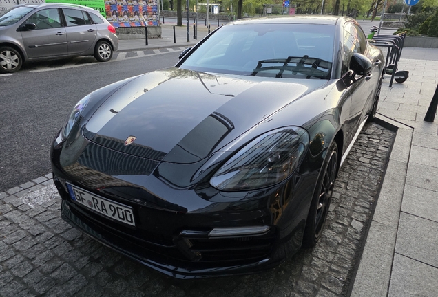 Porsche 971 Panamera Turbo