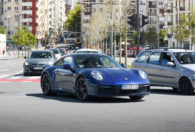Porsche 992 Carrera 4S