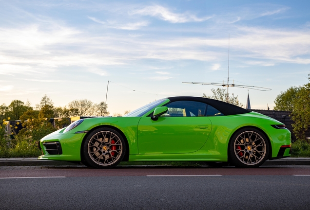 Porsche 992 Carrera 4S Cabriolet