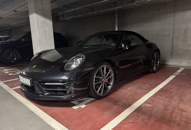 Porsche 992 Carrera 4S Cabriolet