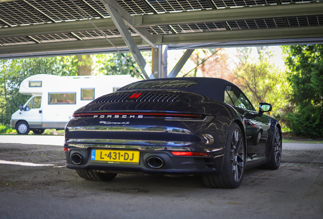 Porsche 992 Carrera 4S Cabriolet