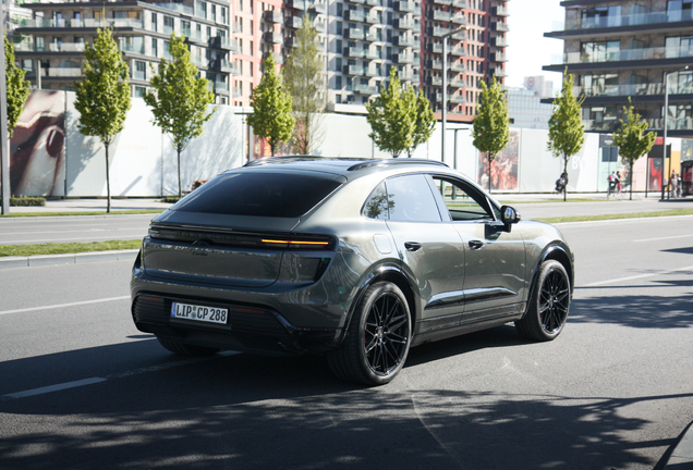Porsche Macan EV Turbo