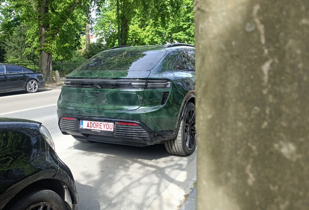 Porsche Macan EV Turbo