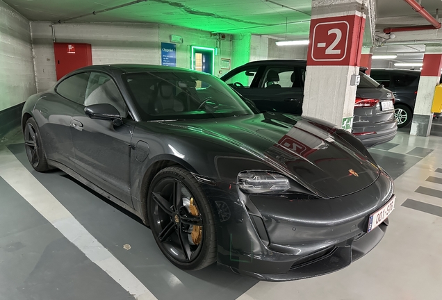 Porsche Taycan Turbo