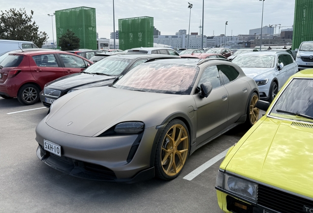 Porsche Taycan Turbo Cross Turismo