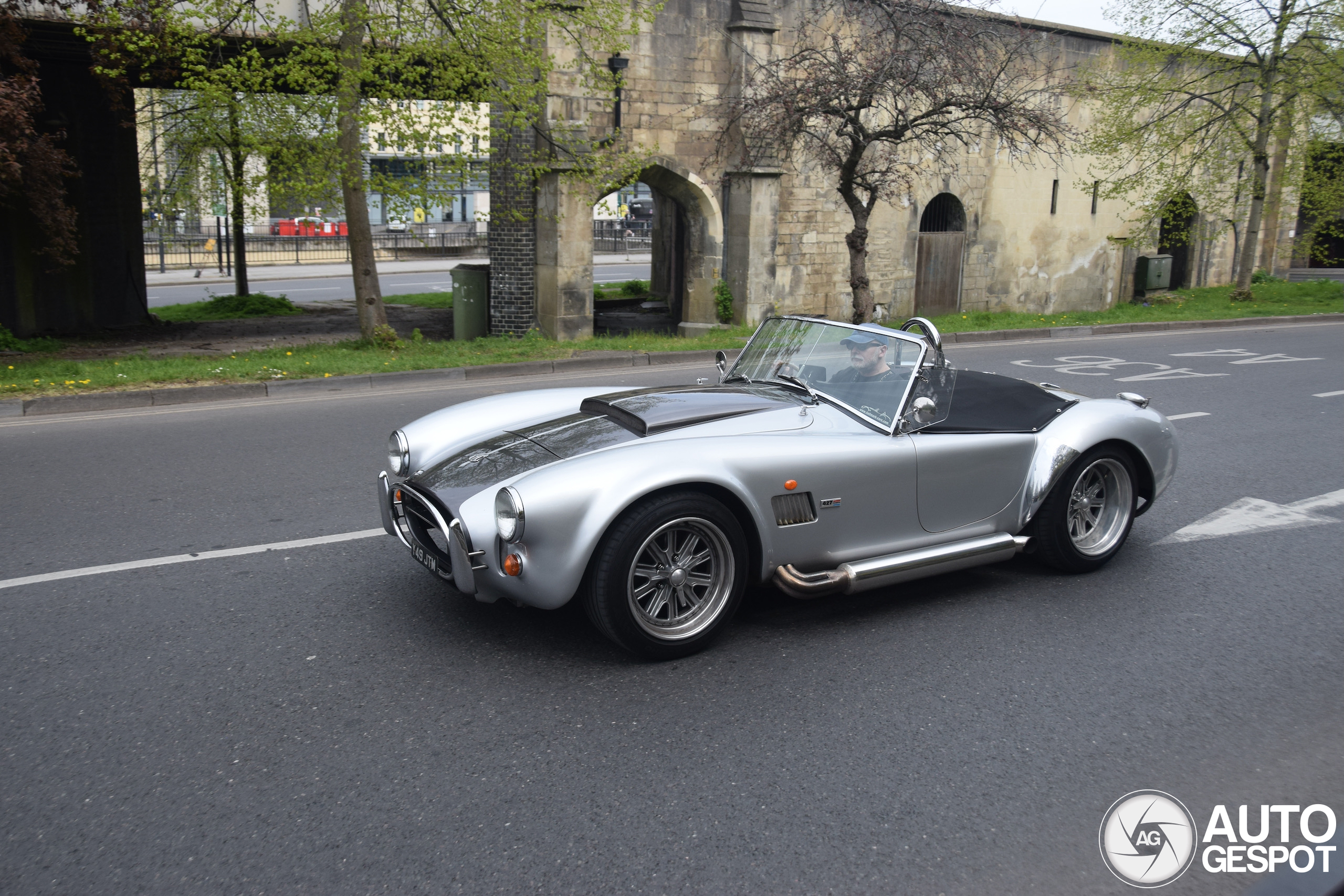 AC Cobra 427