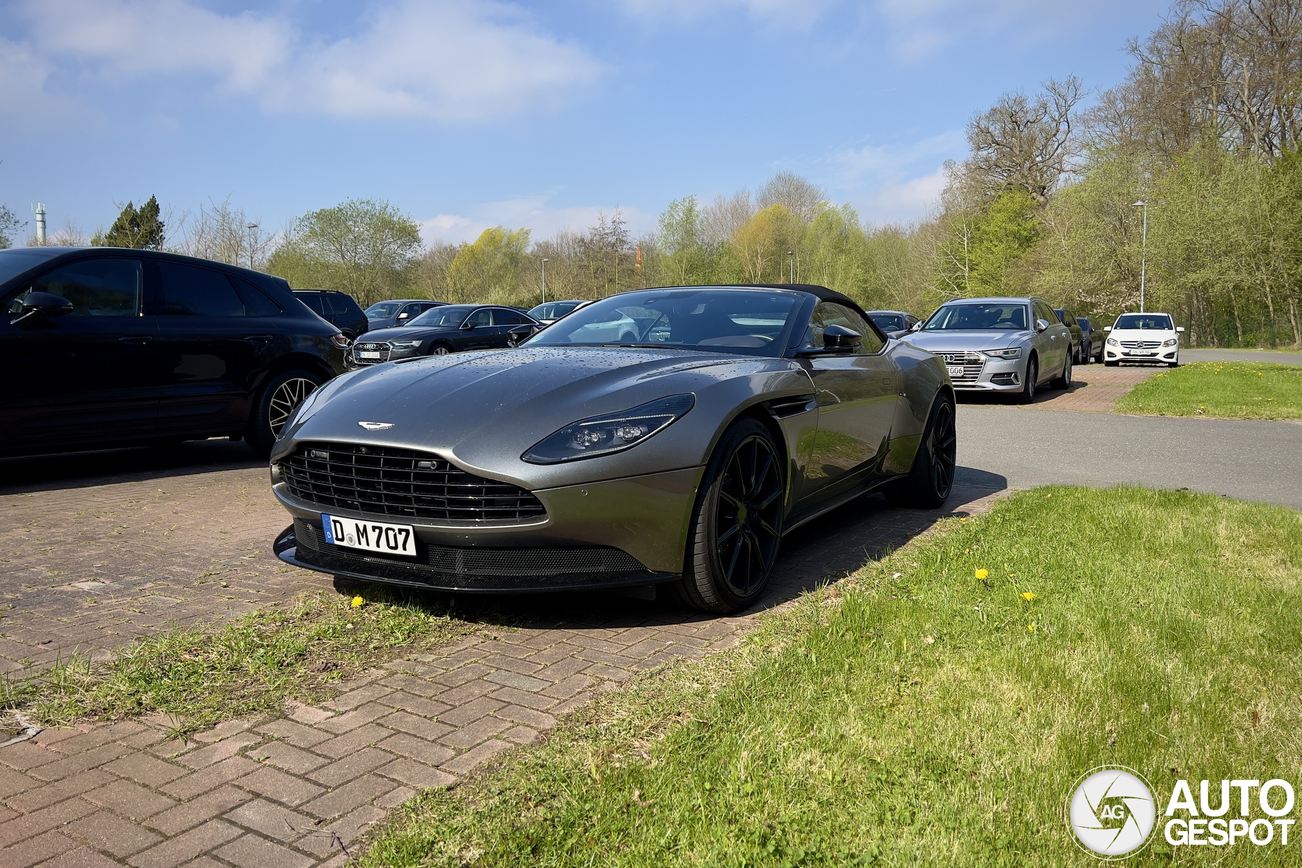 Aston Martin DB11 V8 Volante