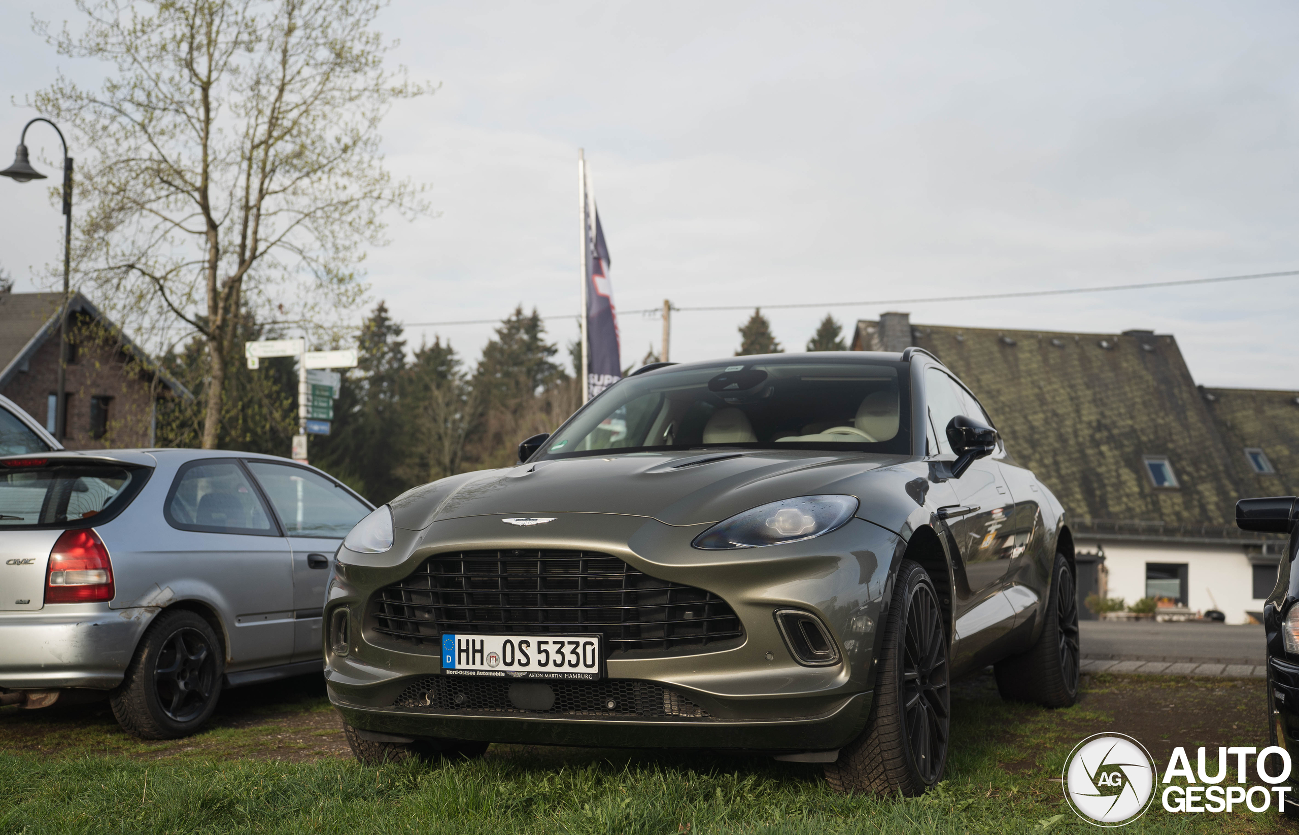 Aston Martin DBX