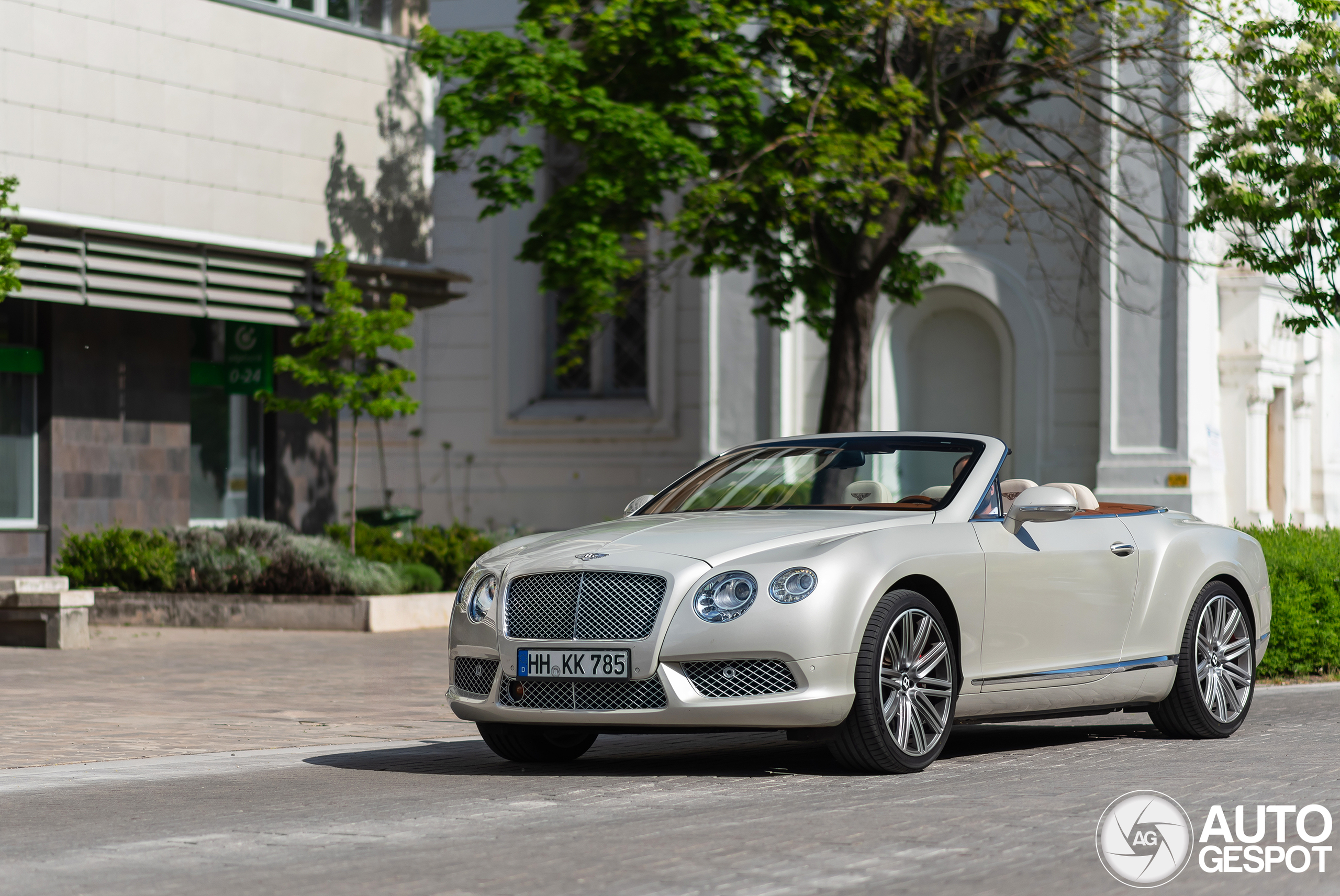 Bentley Continental GTC V8