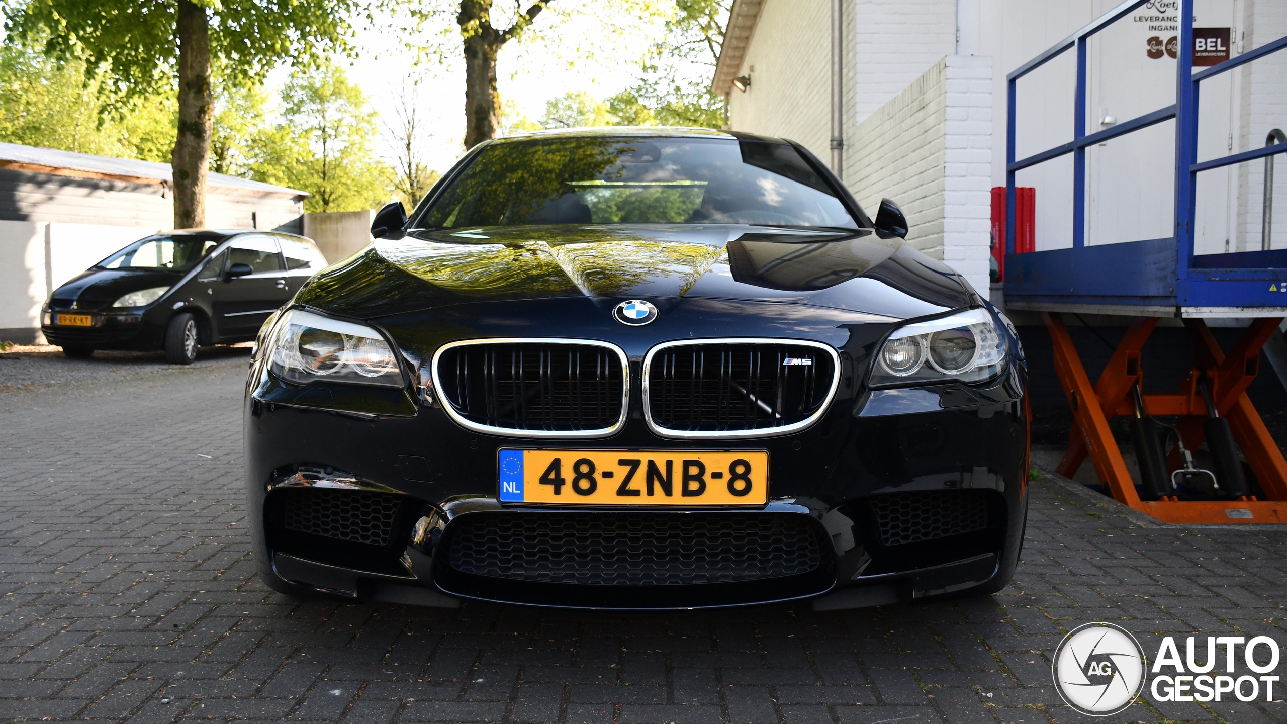 BMW M5 F10 2011