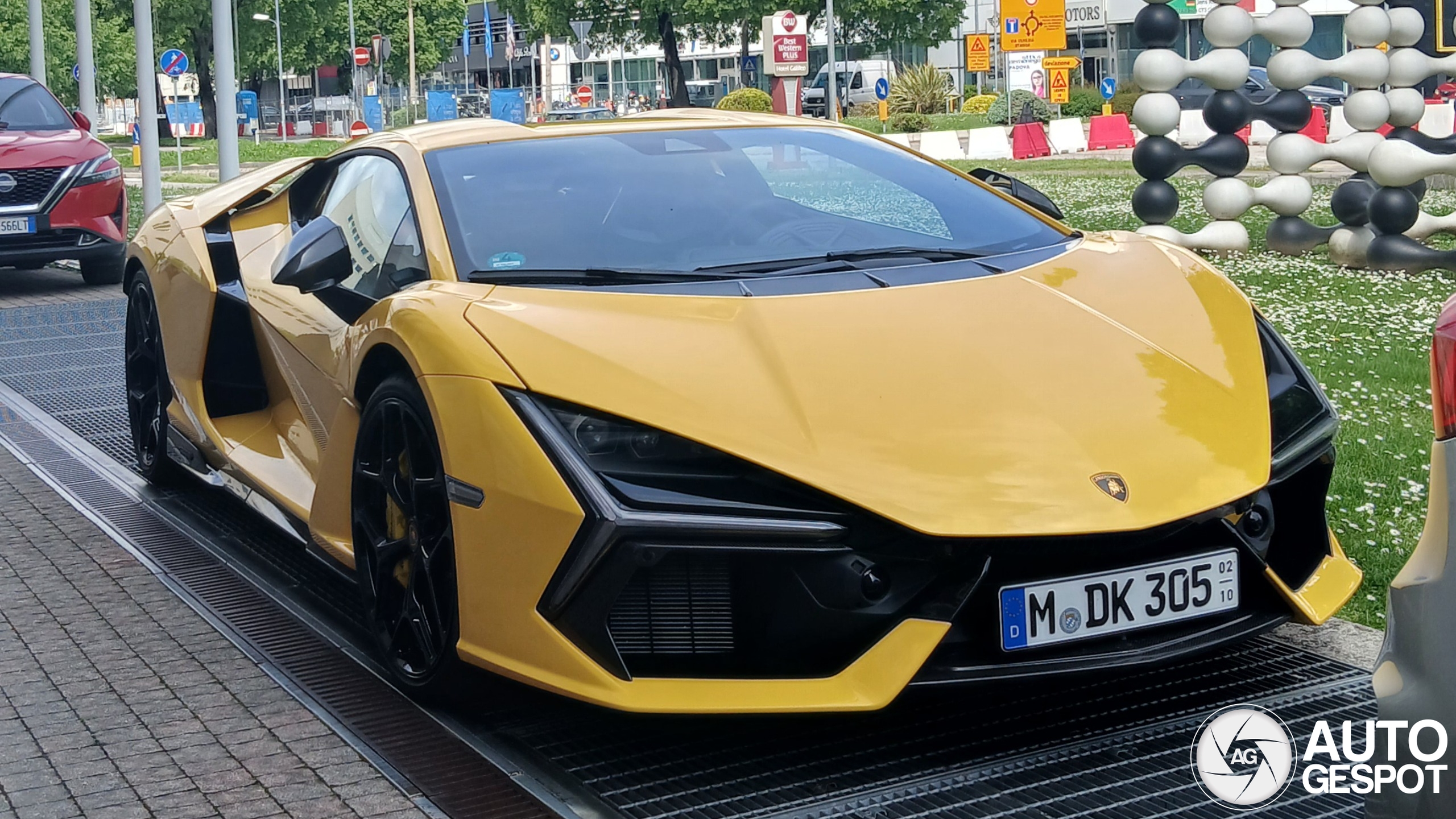 Lamborghini Revuelto