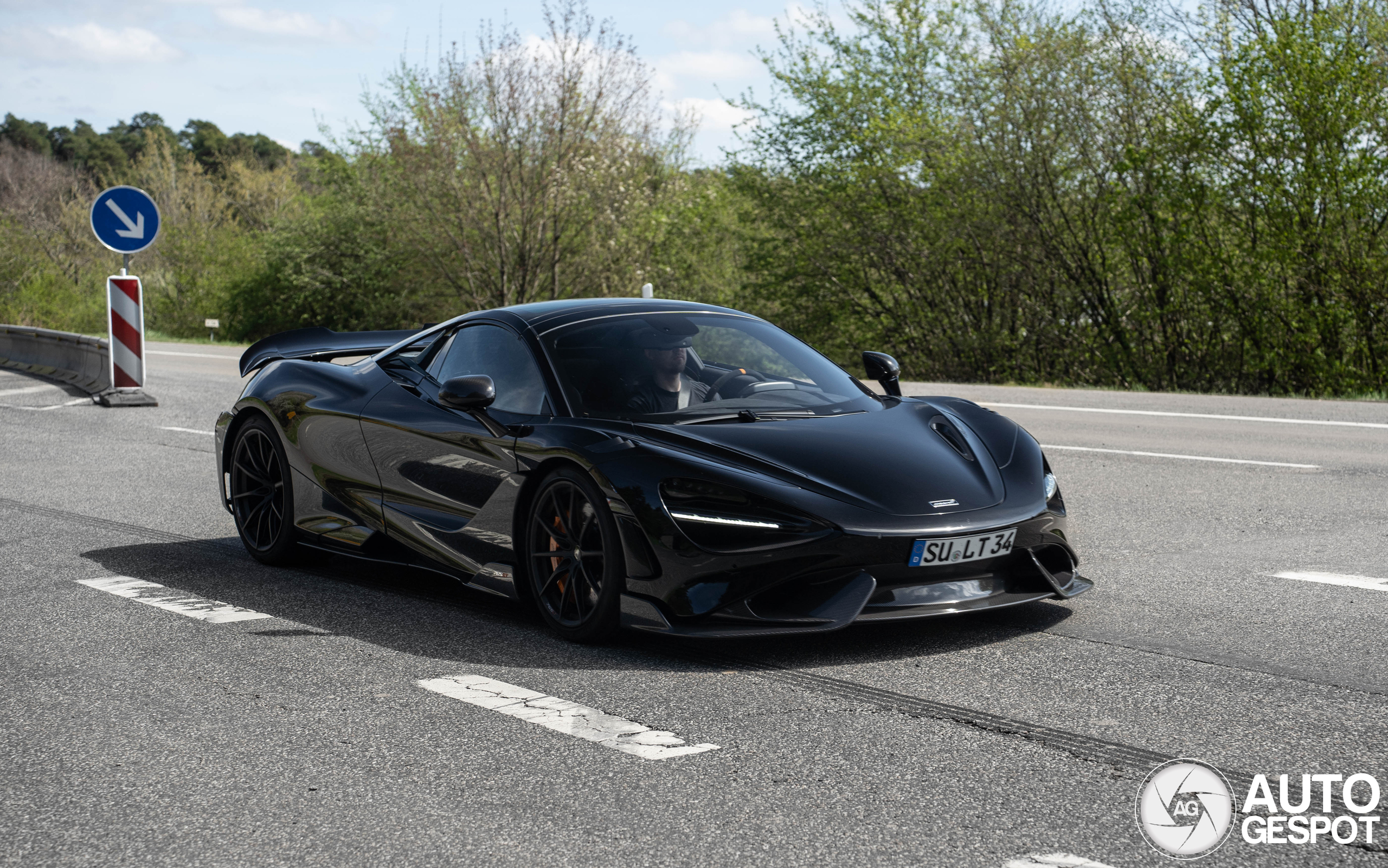 McLaren 765LT