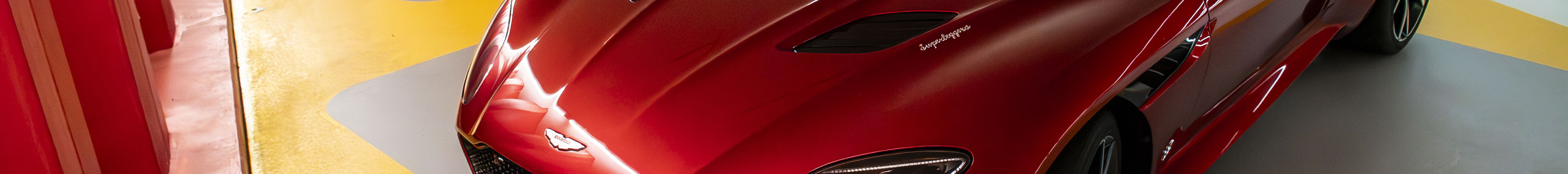 Aston Martin DBS Superleggera