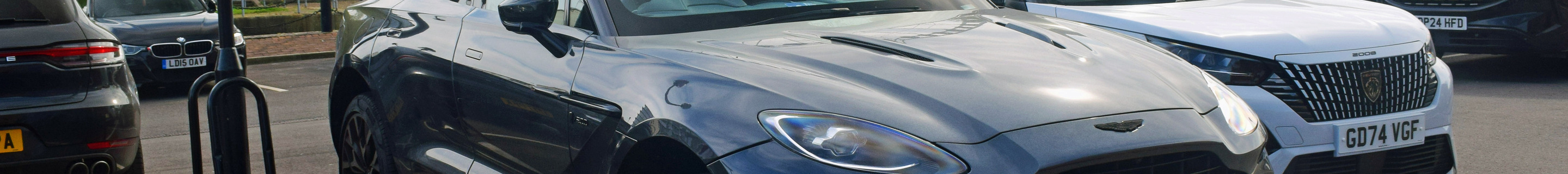 Aston Martin DBX