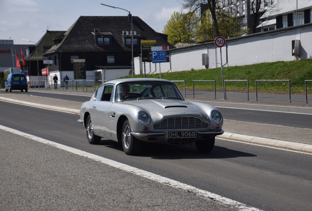 Aston Martin DB6 MKI