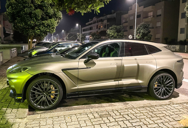 Aston Martin DBX707