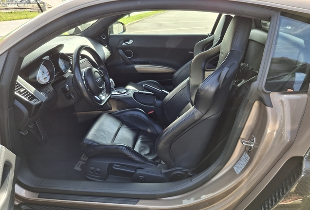 Audi R8 V10