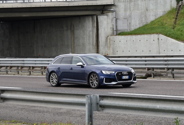 Audi RS4 Avant B9