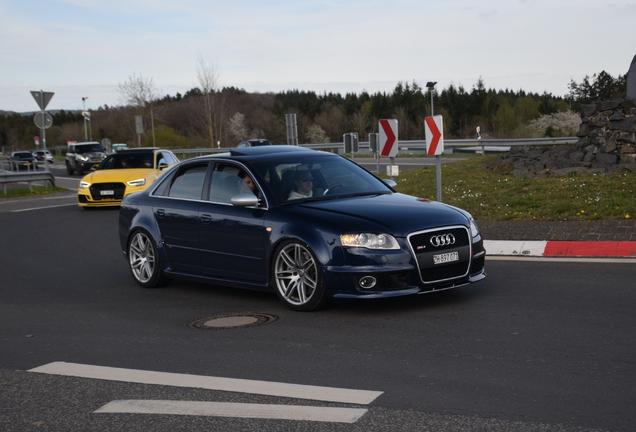 Audi RS4 Sedan
