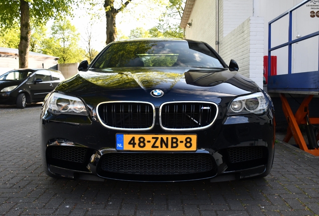 BMW M5 F10 2011