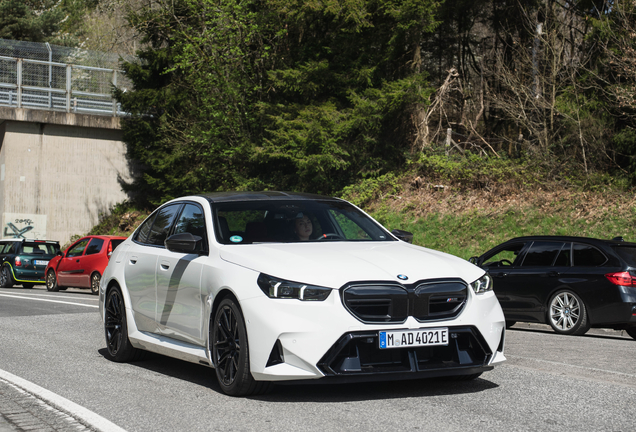 BMW M5 G90