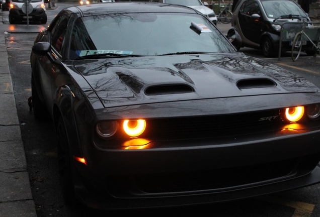 Dodge Challenger SRT Hellcat Widebody